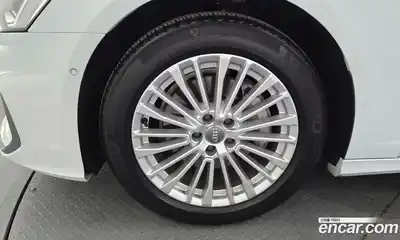 Audi A6 2020 2.0 автомат (гидро), миниатюра 5