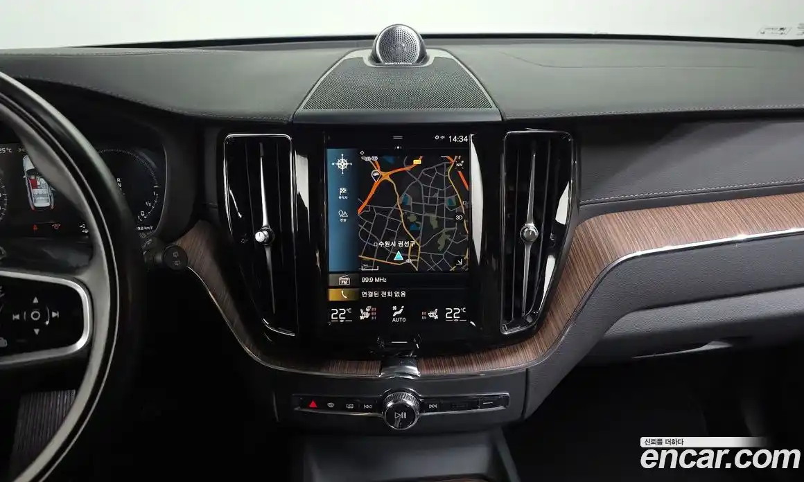 Volvo XC60 2021 2.0 автомат (гидро), фото 14