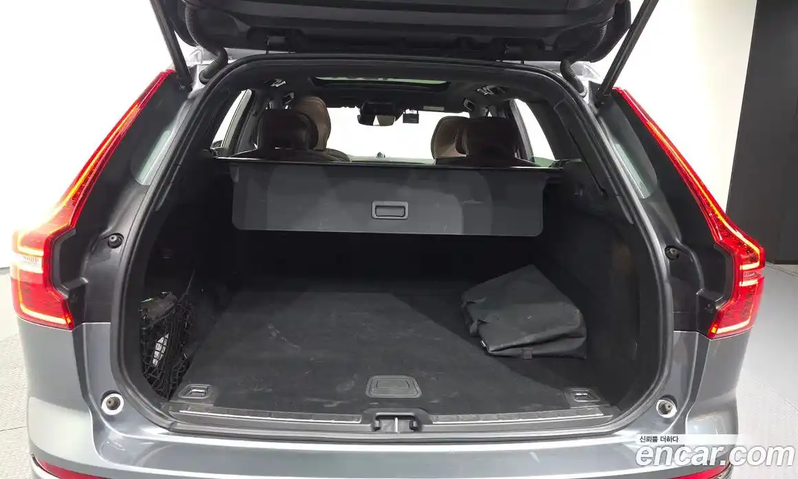 Volvo XC60 2021 2.0 автомат (гидро), фото 20