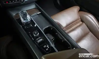Volvo XC60 2021 2.0 автомат (гидро), миниатюра 9