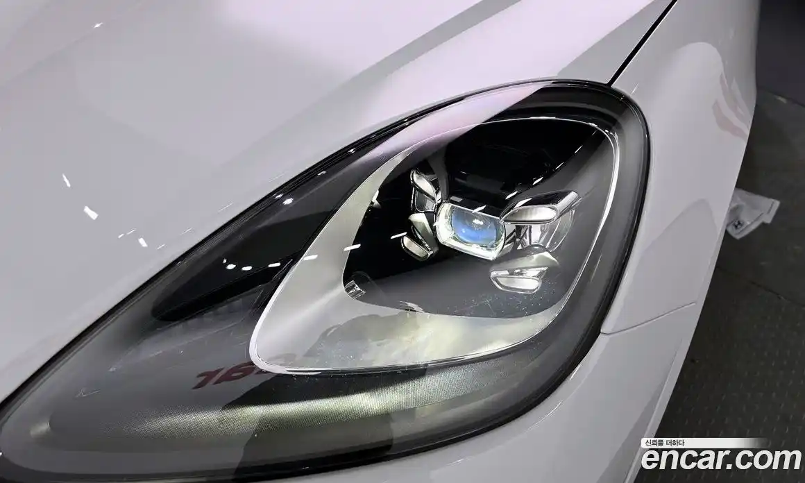 Porsche Cayenne 2023 3.0 автомат (гидро), фото 8