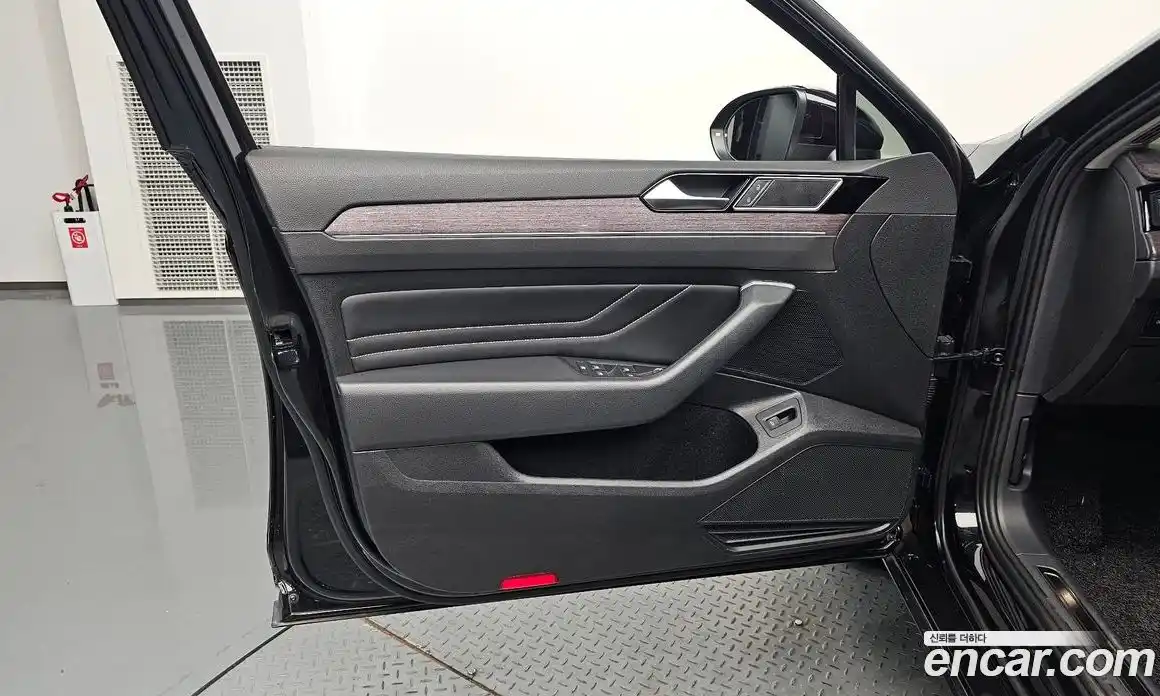 Volkswagen Passat 2021 2.0 автомат (гидро), фото 13