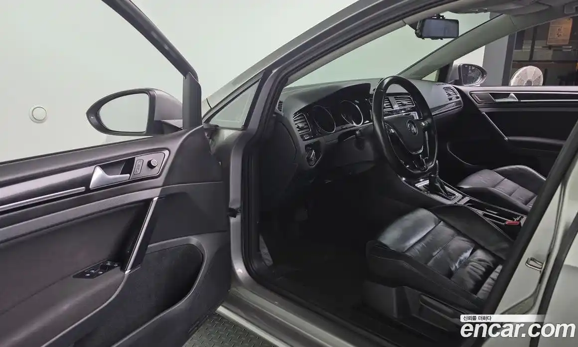 Volkswagen Golf 2014 2.0 автомат (гидро), фото 10