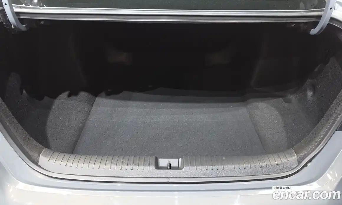 Honda Accord 2023 2.0 автомат (гидро), фото 20