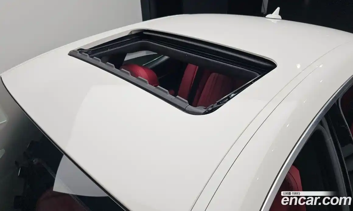 Maserati Ghibli 2023 2.0 гидро, фото 32