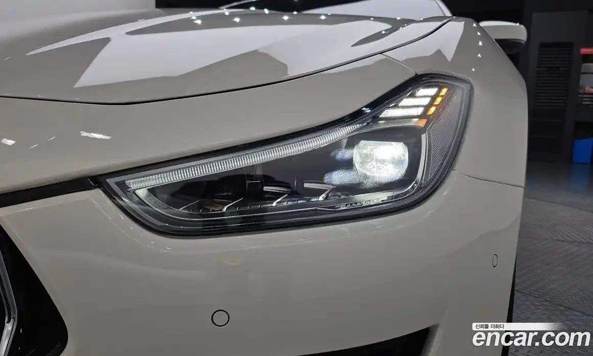 Maserati Ghibli 2023 2.0 гидро, фото 7