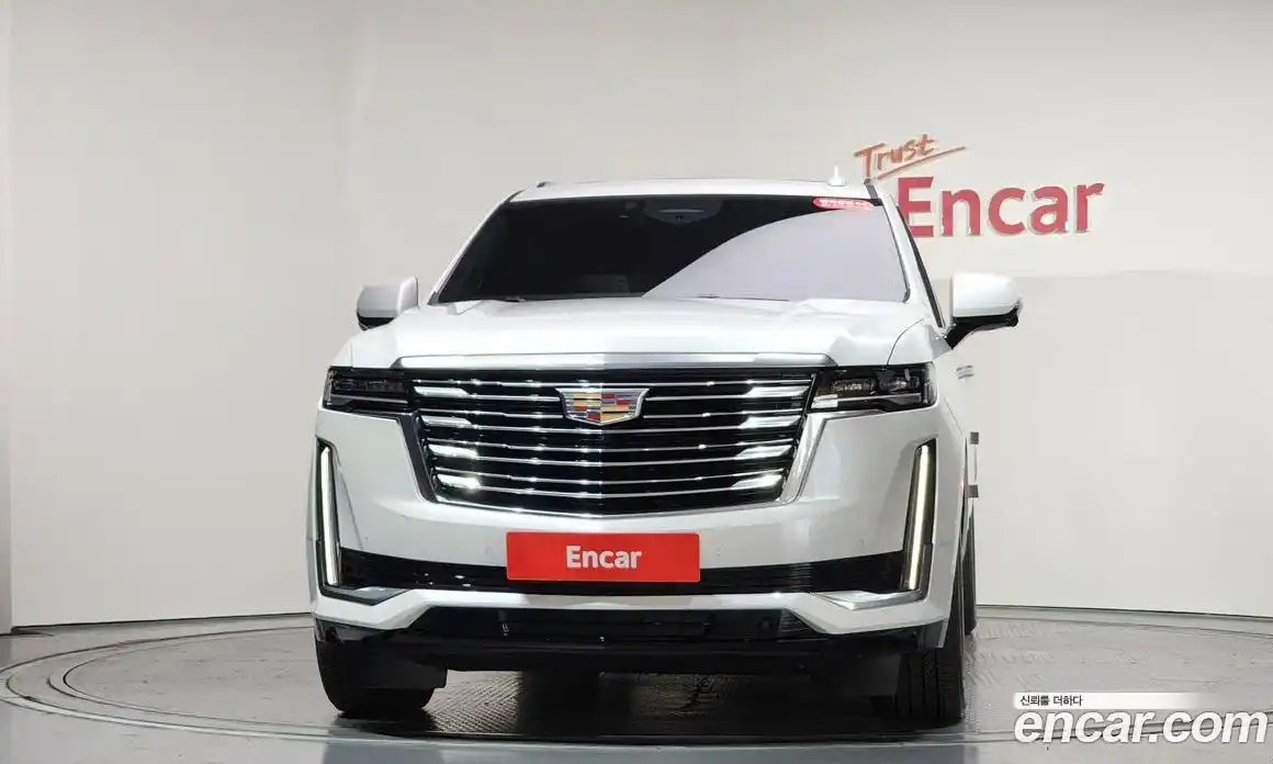 Cadillac Escalade 2023 6.2 гидро, фото 3