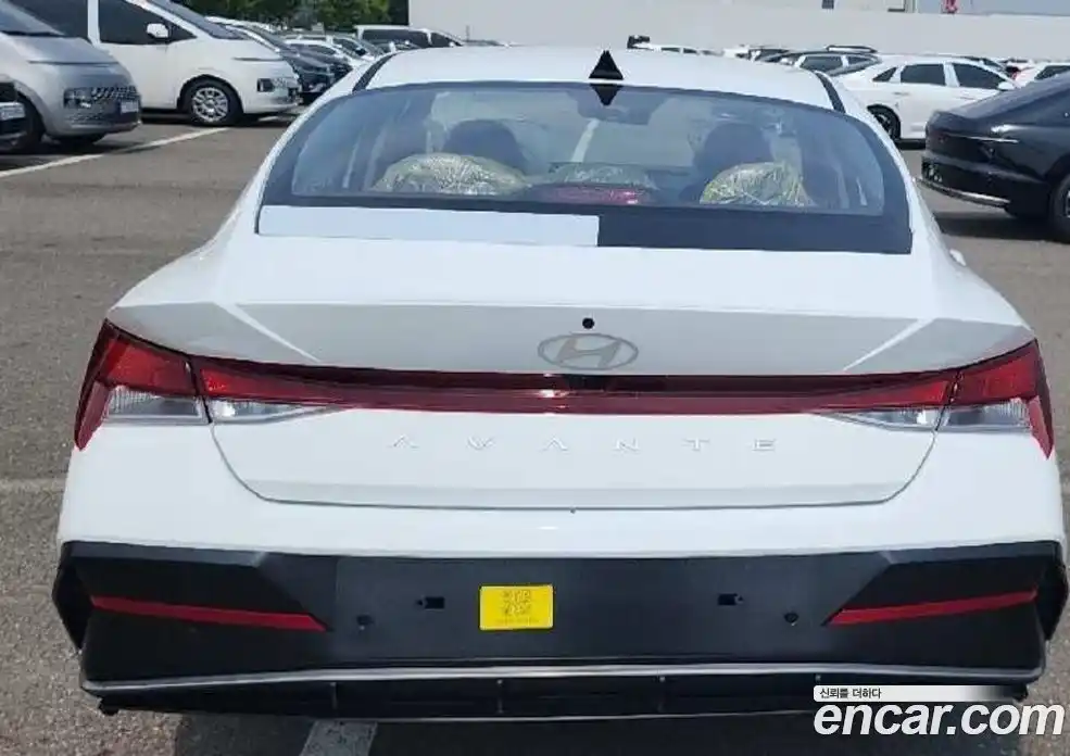 Hyundai Avante 2025 1.6 автомат (гидро), фото 3