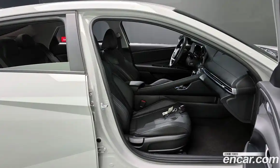 Hyundai Avante 2025 1.6 автомат (гидро), фото 16