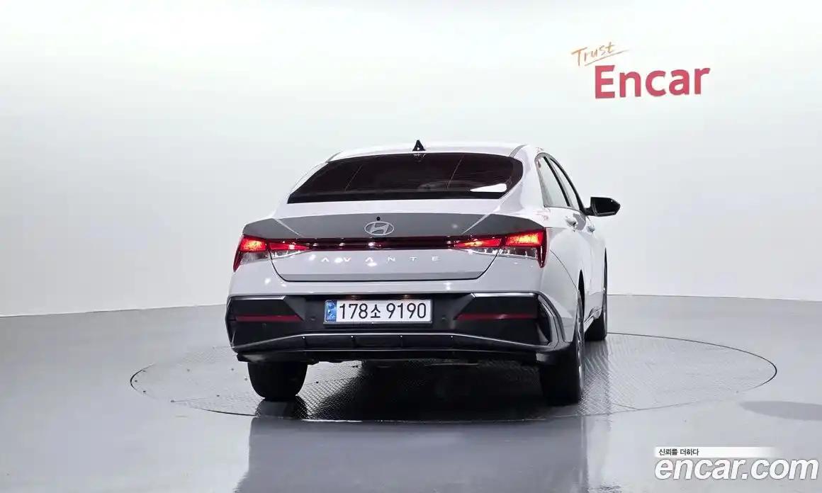 Hyundai Avante 2025 1.6 автомат (гидро), фото 4