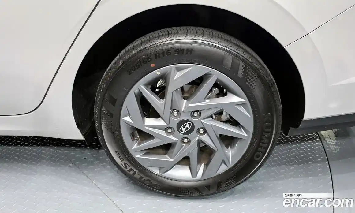 Hyundai Avante 2025 1.6 автомат (гидро), фото 7