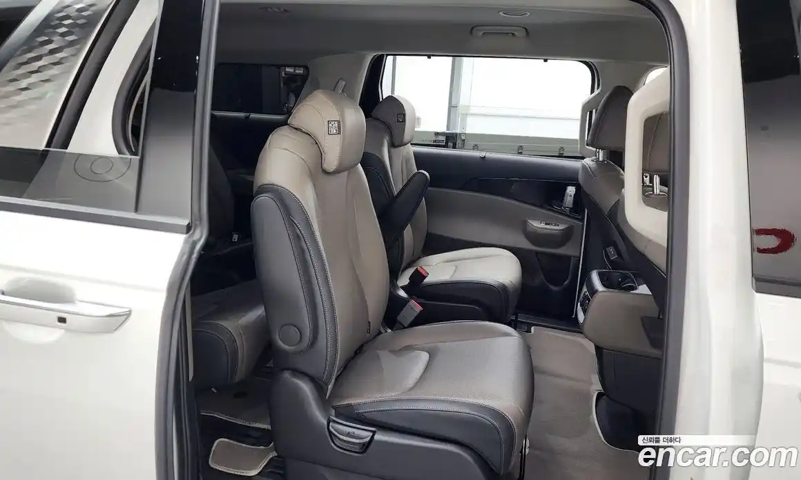 Kia Carnival 2025 2.2 автомат (гидро), фото 17