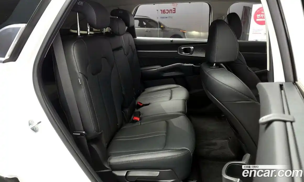 Kia Sorento 2023 2.5 автомат (гидро), фото 17