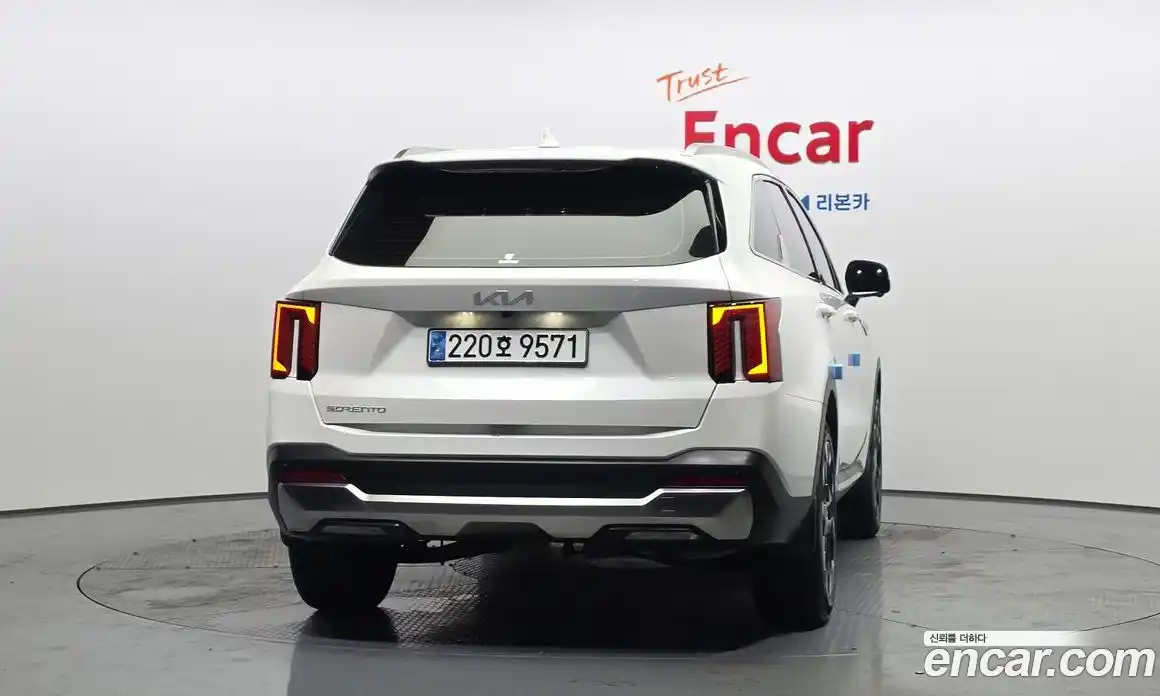 Kia Sorento 2023 2.5 автомат (гидро), фото 4