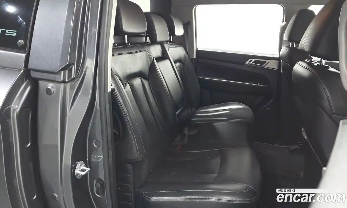 SsangYong Rexton 2018 2.2 автомат (гидро), фото 17