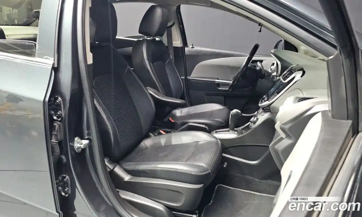 Chevrolet Aveo 2017 1.4 гидро, фото 17
