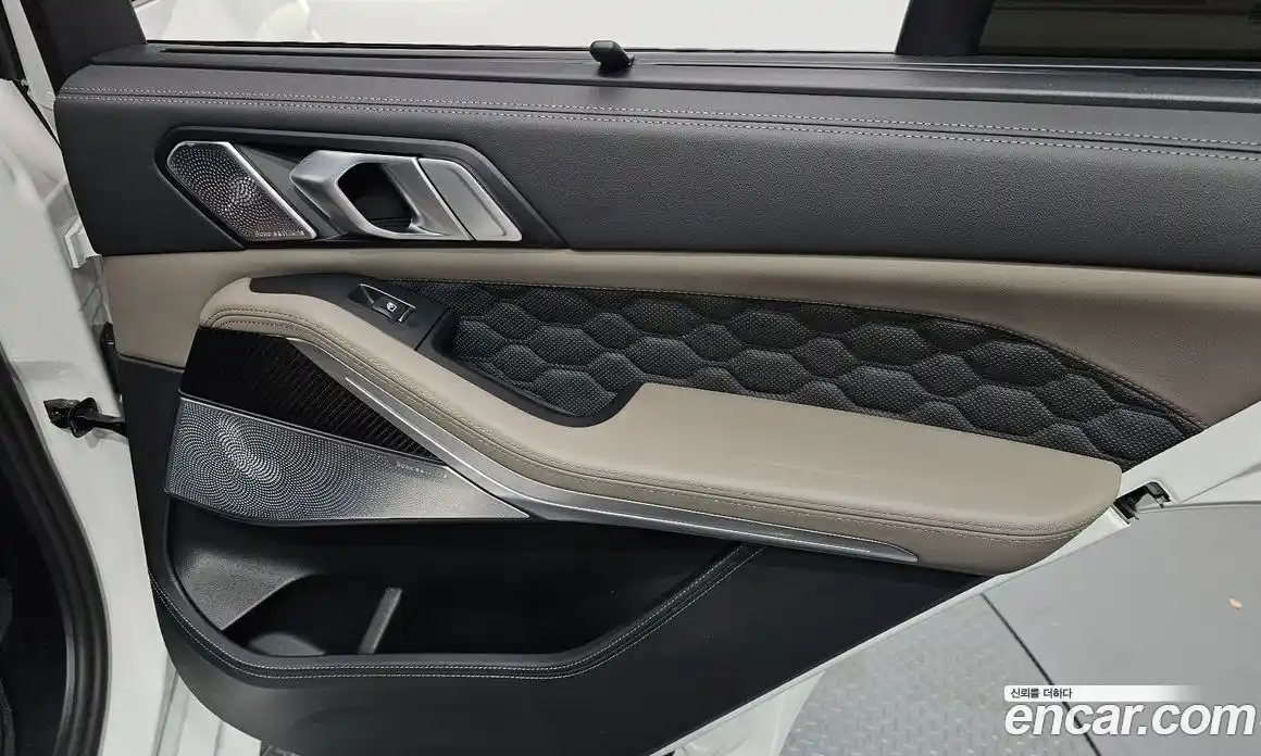 BMW X5M 2025 4.4 автомат (гидро), фото 15