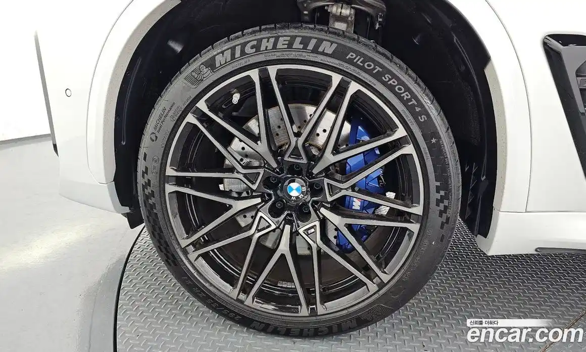 BMW X5M 2025 4.4 автомат (гидро), фото 5