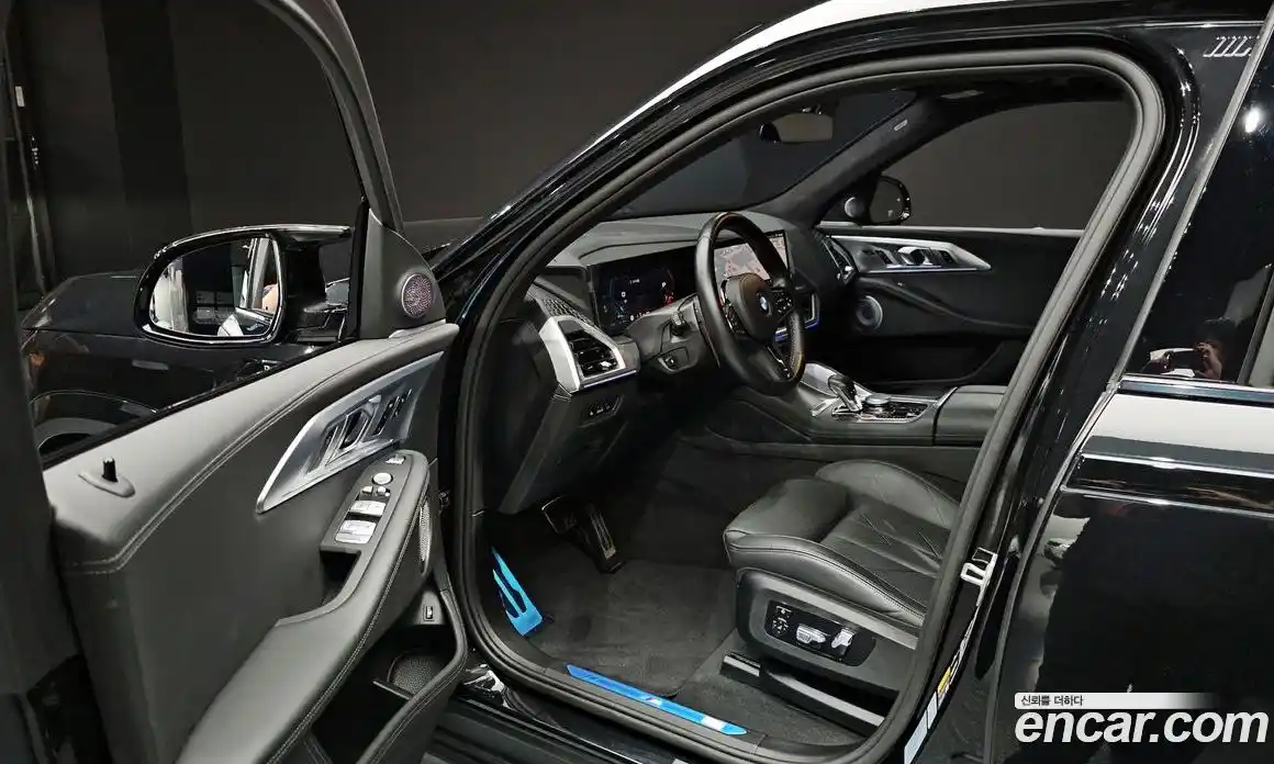 BMW XM 2024 4.4 автомат (гидро), фото 10