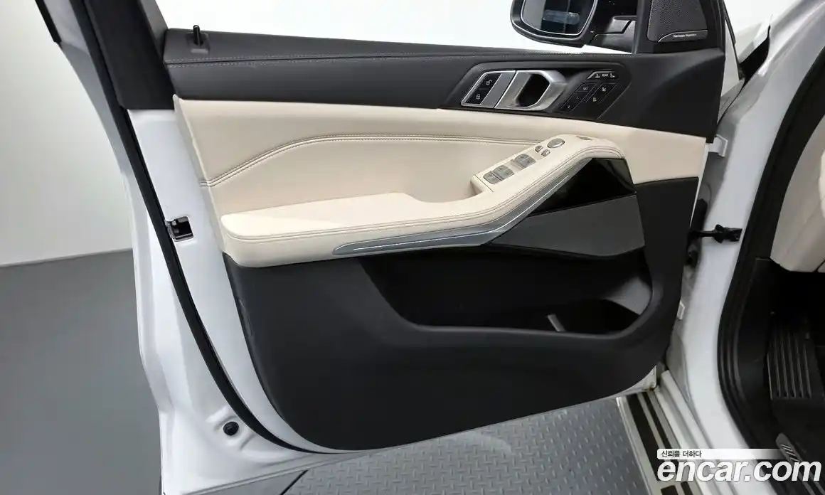 BMW X7 2024 3.0 автомат (гидро), фото 14