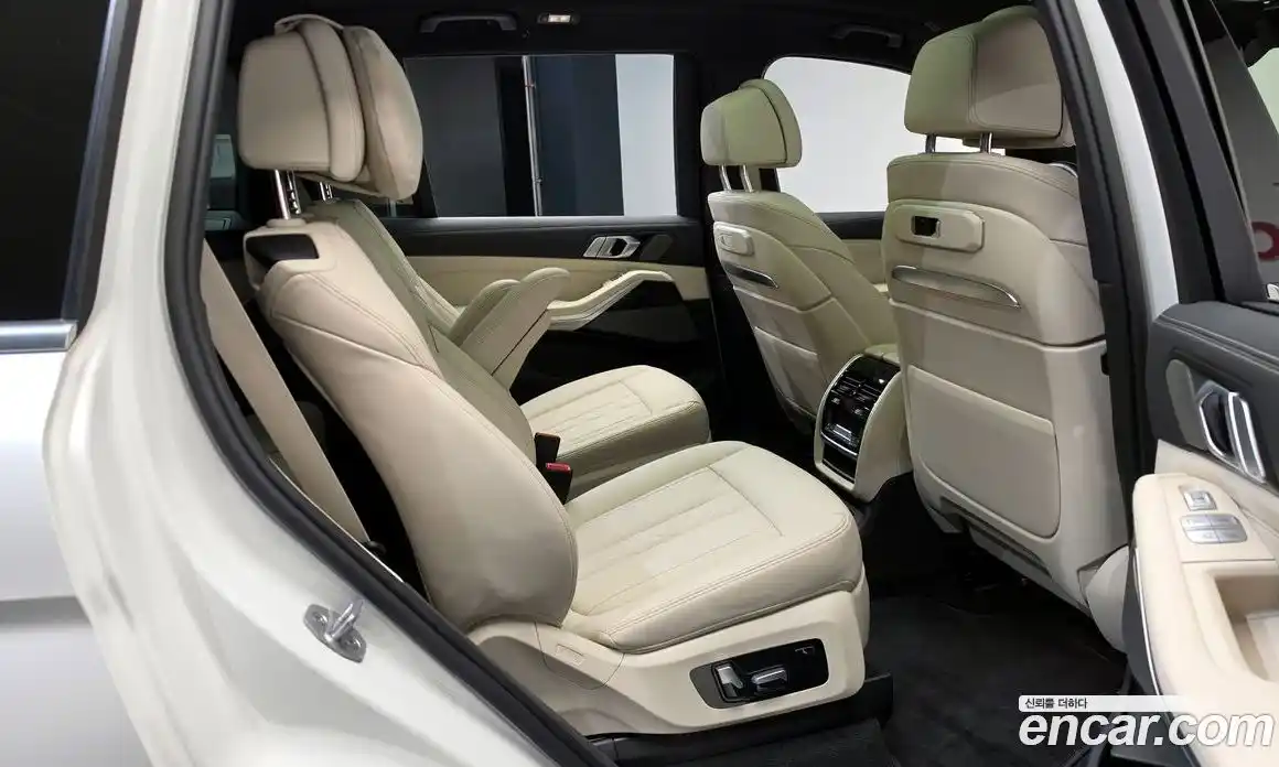 BMW X7 2024 3.0 автомат (гидро), фото 17