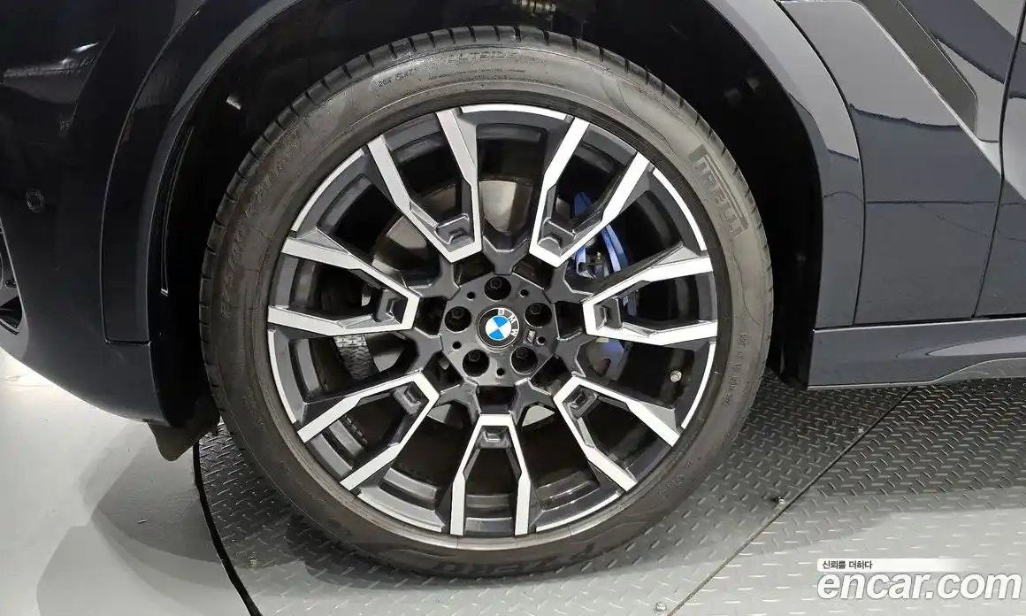 BMW X6 2023 3.0 автомат (гидро), фото 5