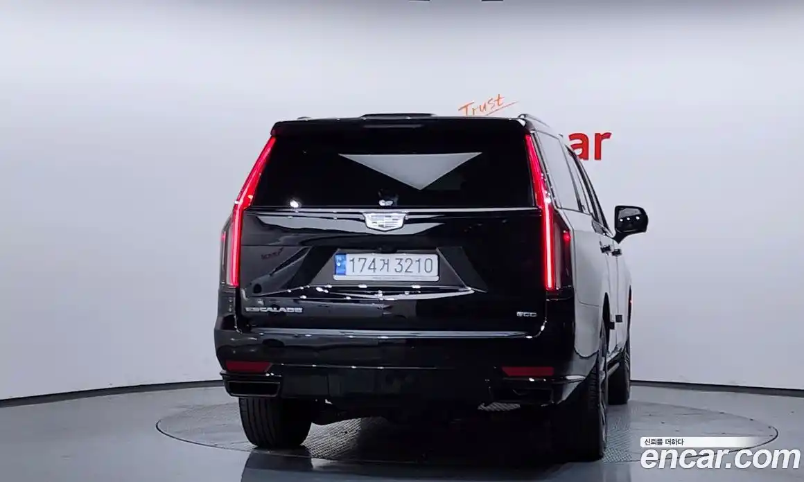 Cadillac Escalade 2022 6.2 гидро, фото 4