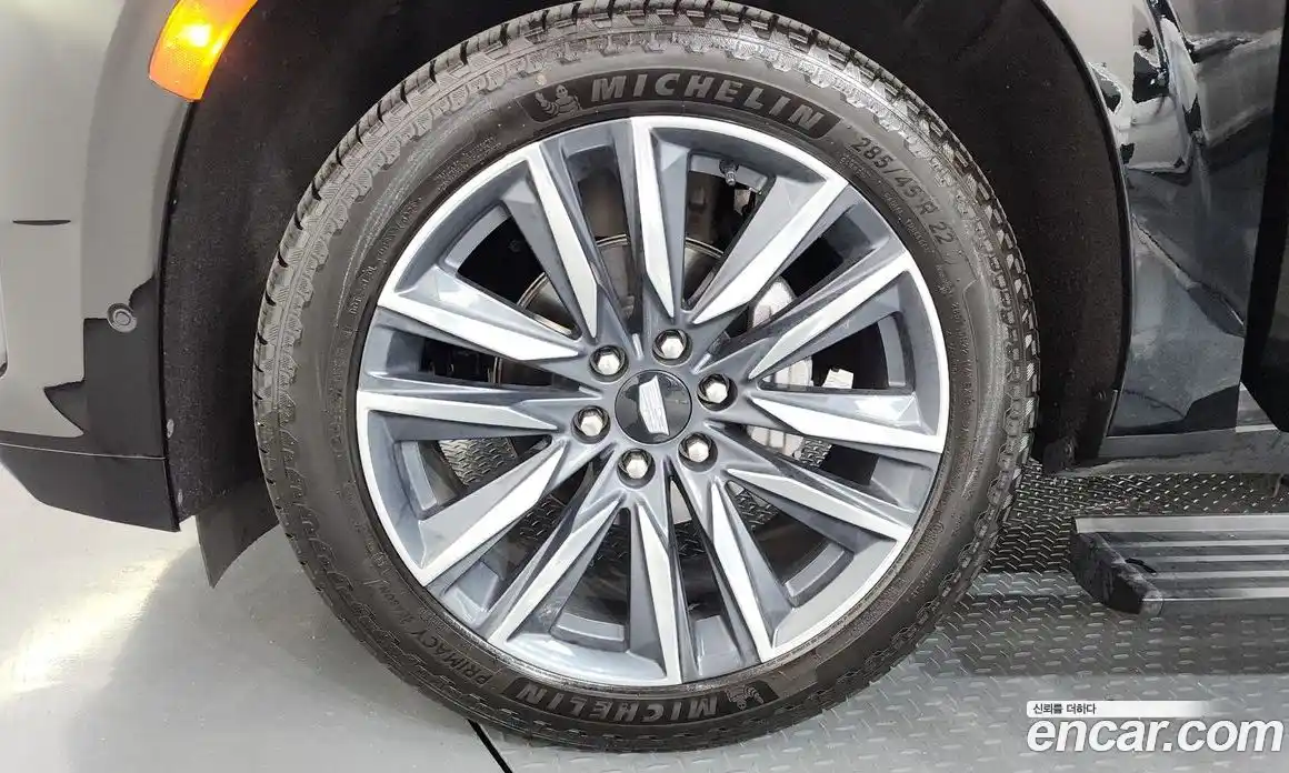 Cadillac Escalade 2022 6.2 гидро, фото 5
