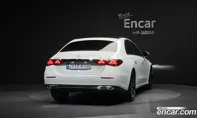 Mercedes-Benz E-Class 2024 2.0 автомат (гидро), миниатюра 4
