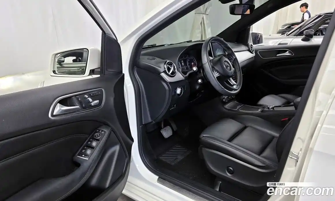 Mercedes-Benz B-Class 2018 2.0 гидро, фото 13 Mercedes-Benz B-Class 2018 2.0 гидро, фото 13