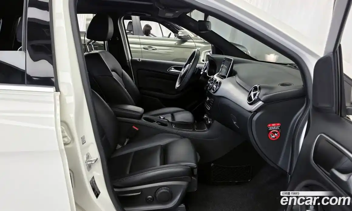 Mercedes-Benz B-Class 2018 2.0 гидро, фото 17 Mercedes-Benz B-Class 2018 2.0 гидро, фото 17