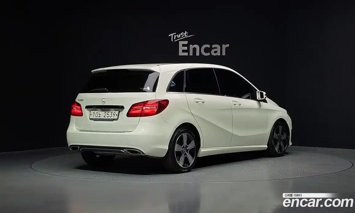 Mercedes-Benz B-Class 2018 2.0 гидро, фото 2 Mercedes-Benz B-Class 2018 2.0 гидро, фото 2