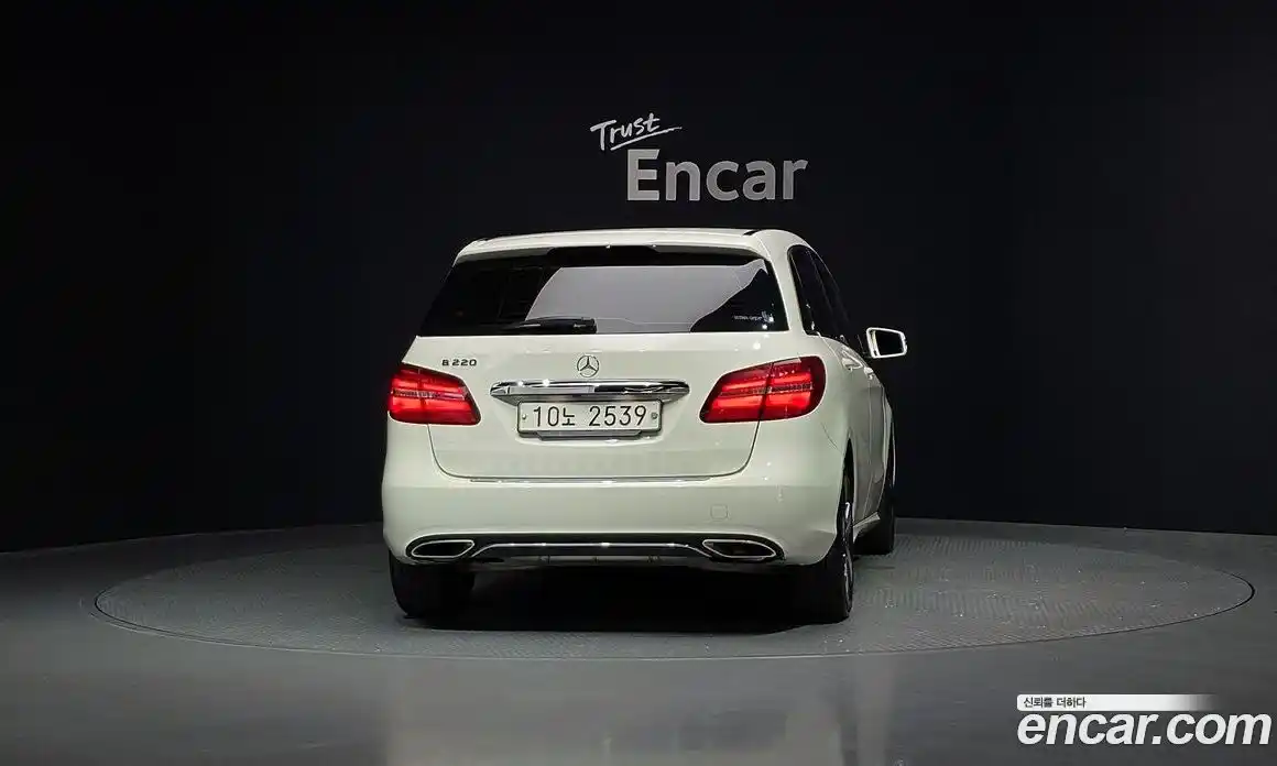 Mercedes-Benz B-Class 2018 2.0 гидро, фото 4 Mercedes-Benz B-Class 2018 2.0 гидро, фото 4