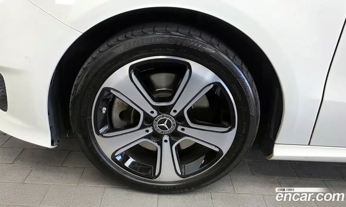 Mercedes-Benz B-Class 2018 2.0 гидро, фото 5 Mercedes-Benz B-Class 2018 2.0 гидро, фото 5