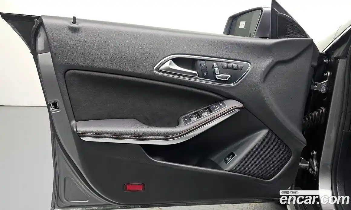 Mercedes-Benz CLA-Class 2017 2.0 гидро, фото 14 Mercedes-Benz CLA-Class 2017 2.0 гидро, фото 14