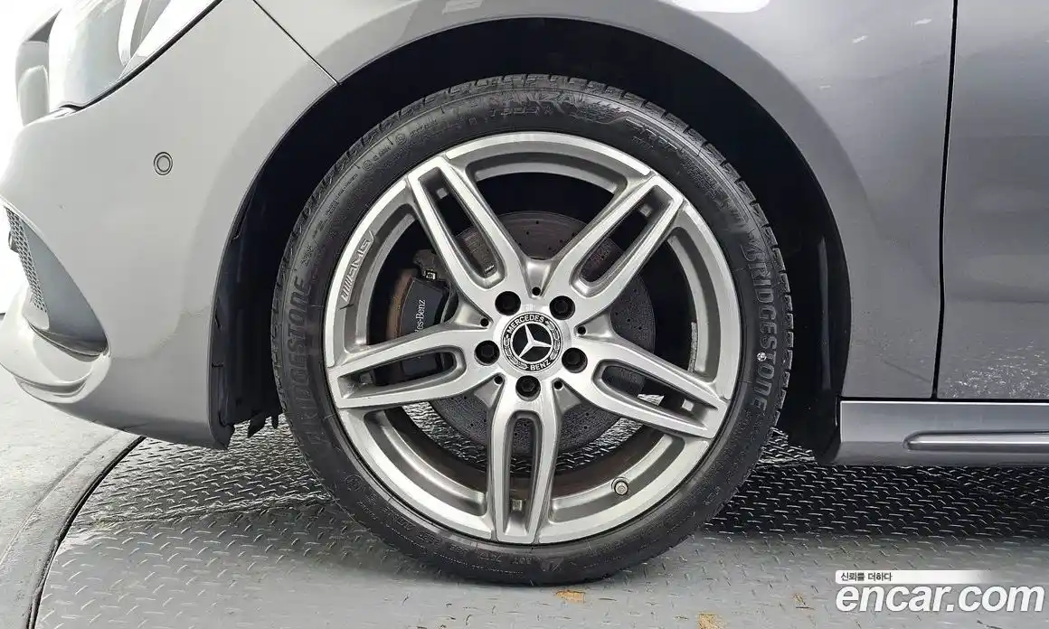 Mercedes-Benz CLA-Class 2017 2.0 гидро, фото 5 Mercedes-Benz CLA-Class 2017 2.0 гидро, фото 5