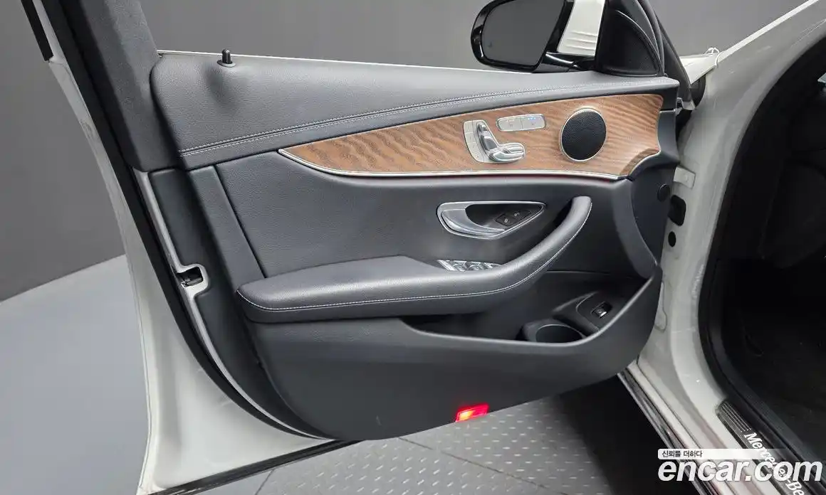 Mercedes-Benz E-Class 2022 2.0 автомат (гидро), фото 14