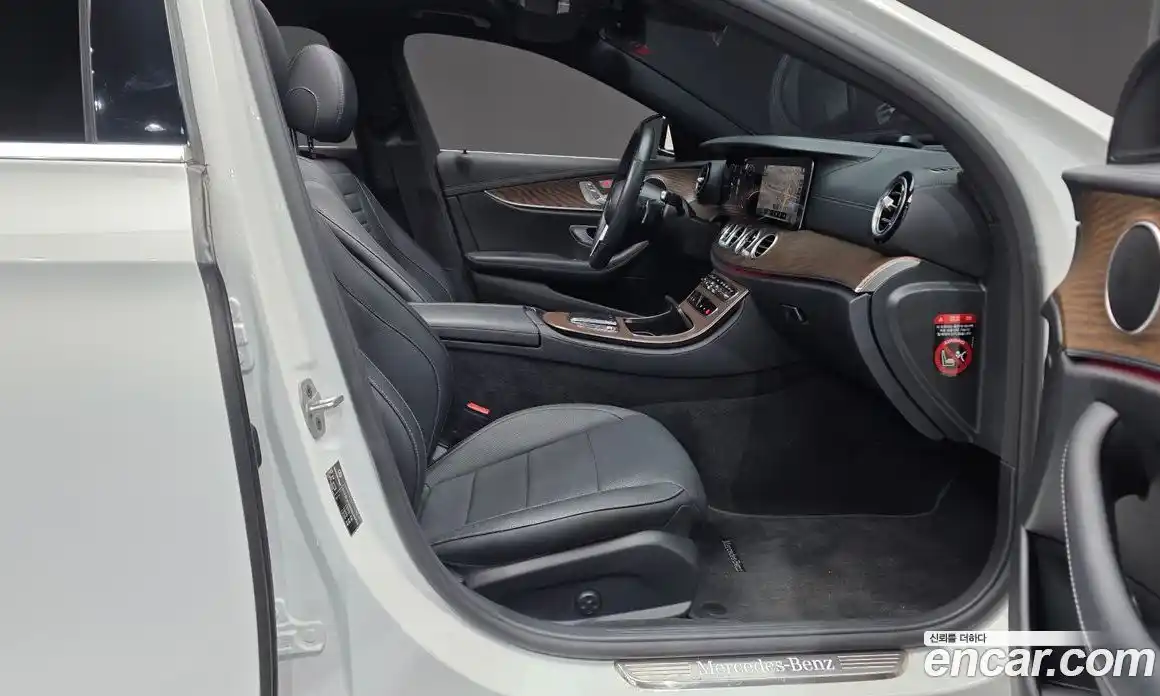 Mercedes-Benz E-Class 2022 2.0 автомат (гидро), фото 16