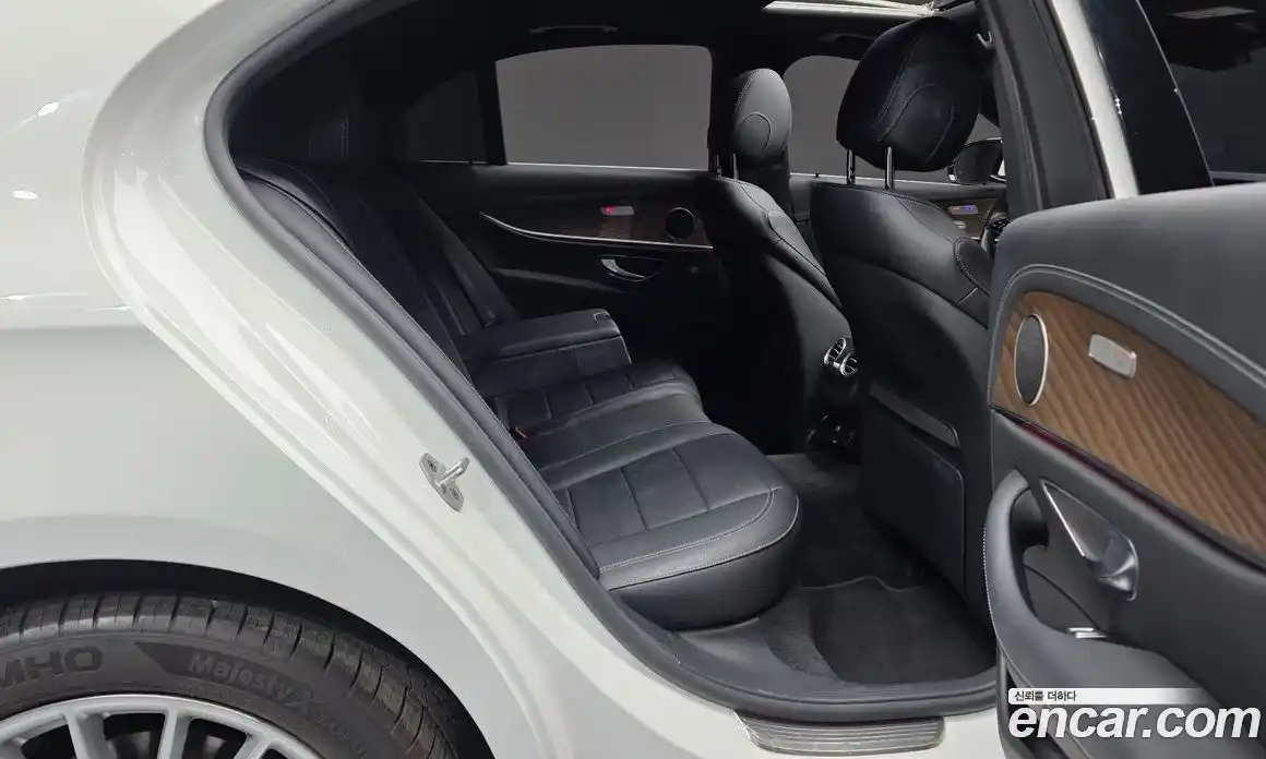 Mercedes-Benz E-Class 2022 2.0 автомат (гидро), фото 17