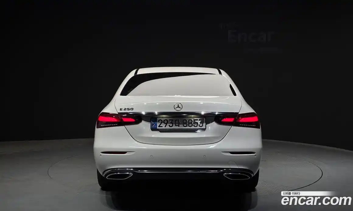 Mercedes-Benz E-Class 2022 2.0 автомат (гидро), фото 4