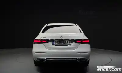 Mercedes-Benz E-Class 2022 2.0 автомат (гидро), миниатюра 4