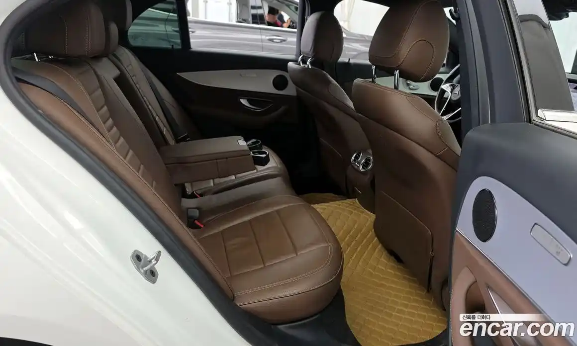 Mercedes-Benz E-Class 2021 2.0 гидро, фото 12