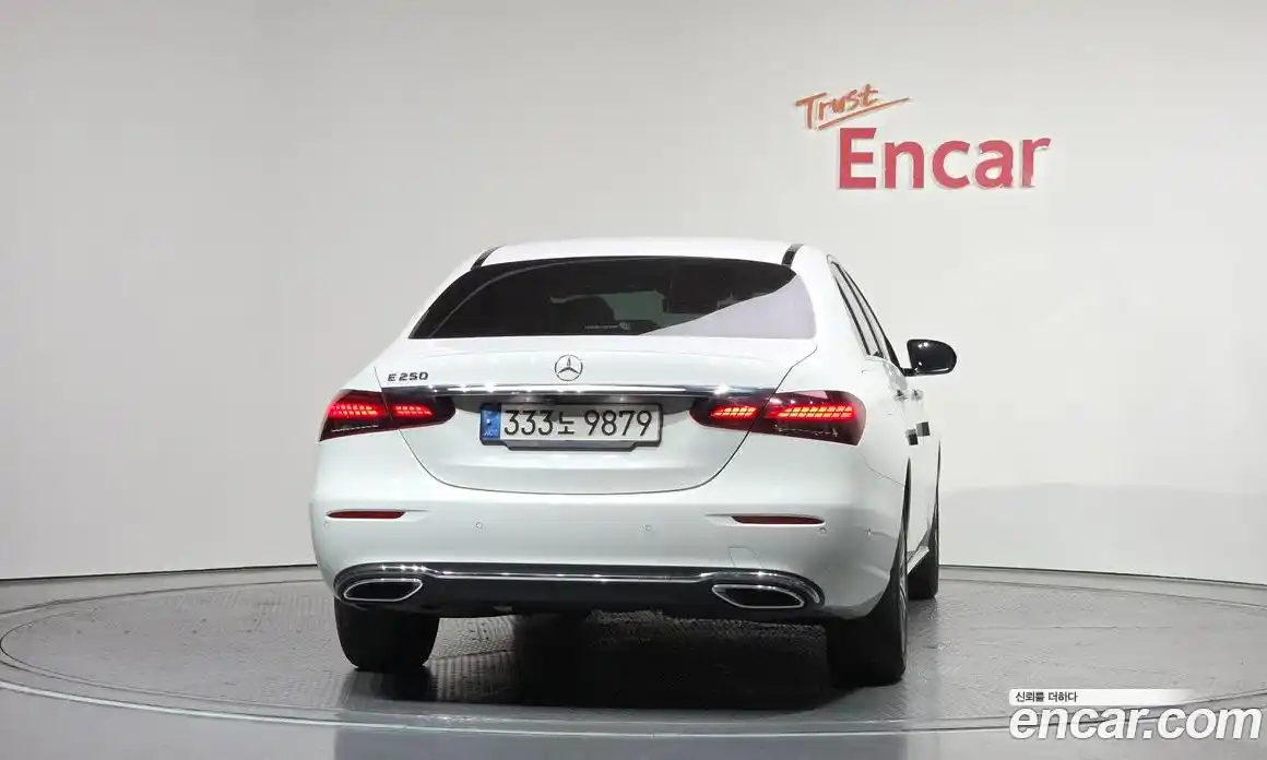 Mercedes-Benz E-Class 2021 2.0 гидро, фото 4