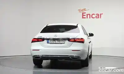 Mercedes-Benz E-Class 2021 2.0 гидро, миниатюра 4