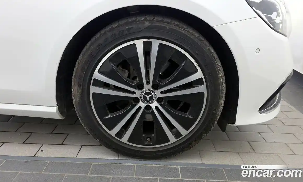 Mercedes-Benz E-Class 2021 2.0 гидро, фото 5
