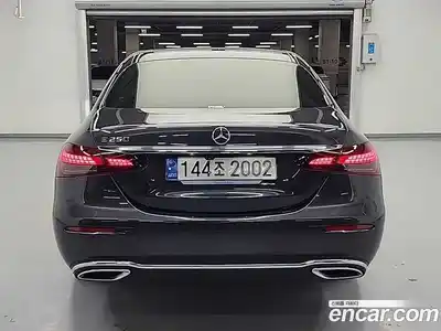 Mercedes-Benz E-Class 2021 2.0 гидро, миниатюра 3