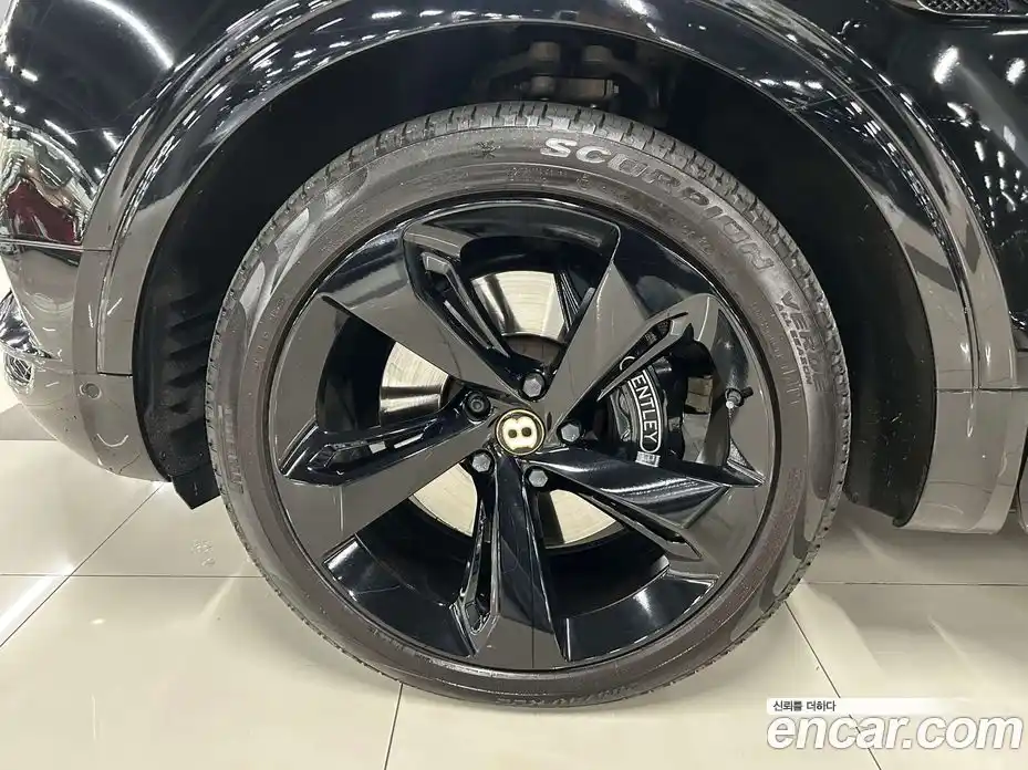 Bentley Bentayga 2020 3.0 гидро, фото 16