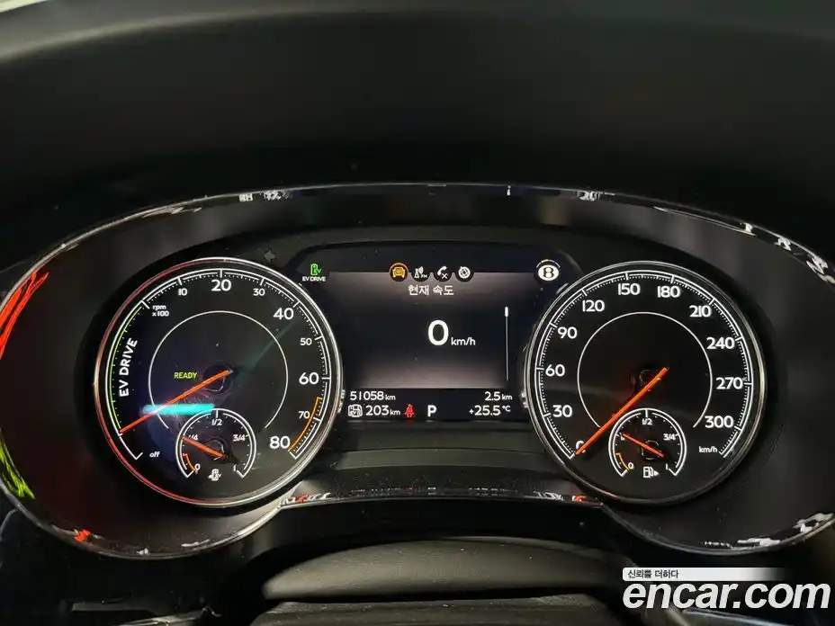 Bentley Bentayga 2020 3.0 гидро, фото 9