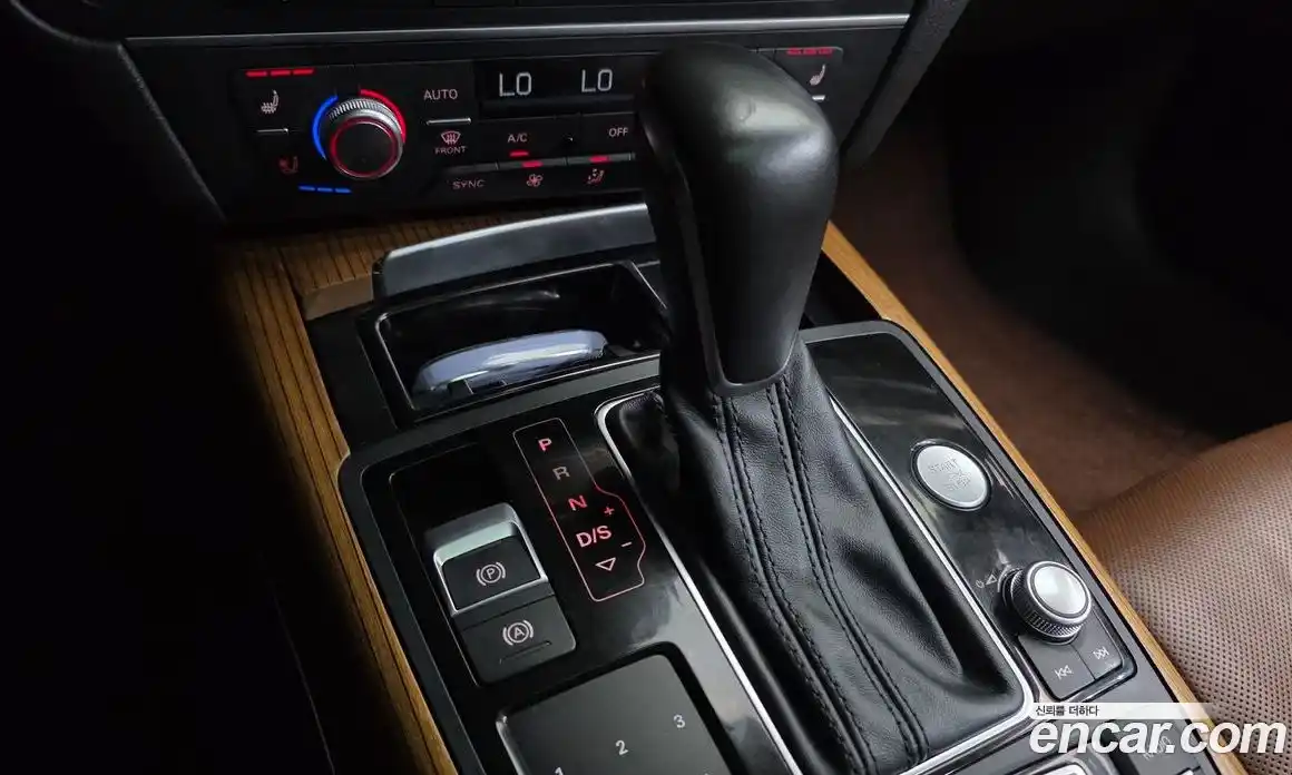 Audi A6 2015 3.0 автомат (гидро), фото 9