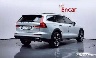 Volvo V60 2021 2.0 автомат (гидро), миниатюра 2
